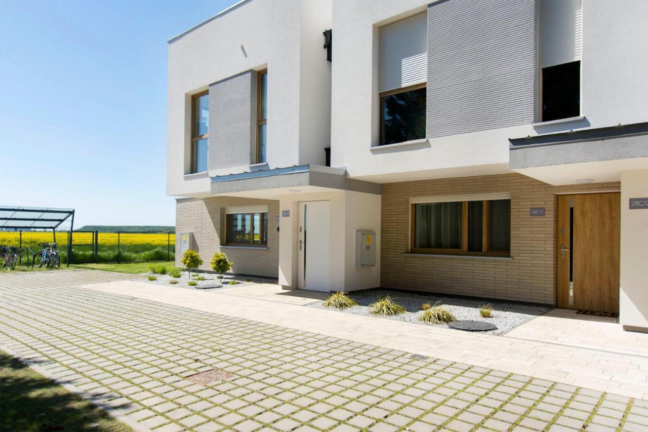 Bursztynowe Tarasy - *
